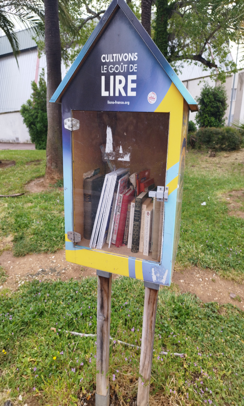 Délivrez - Boite à livres (Hyères, France)